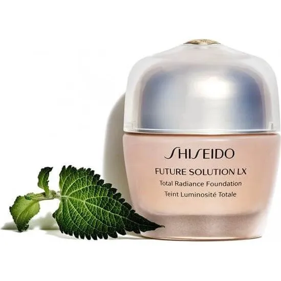 Shiseido Future Solution LX Total Radiance SPF20 - Golden 3