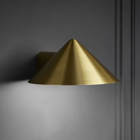 Applique a LED FRANDSEN Grasp con lampadina magnetica, ottone