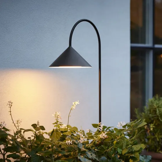 FRANDSEN Lampada LED con picchetto Grasp, Nera, 82 cm, IP44