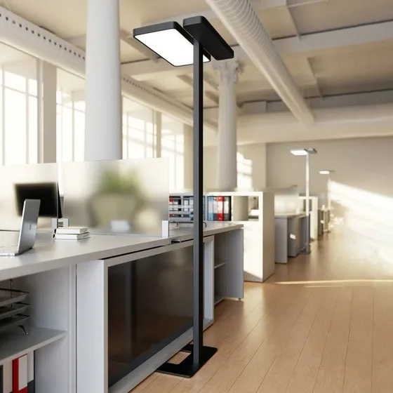 Lampada da terra Aila LED con sensore luce diurna, Nera