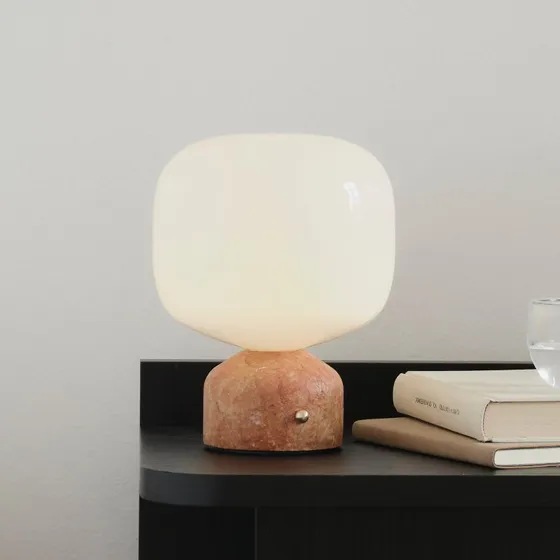GEJST Lampada LED da tavolo Meemo, Marmo Ambra e Vetro