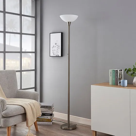 Lindby Ignacia Piantana in Nichel con Paralume in Vetro Opal