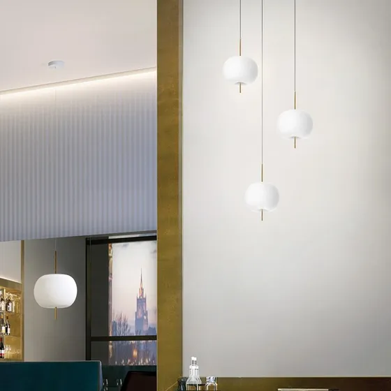 Lampada a sospensione Kushi kdln, ottone e vetro bianco, Ø 33 cm
