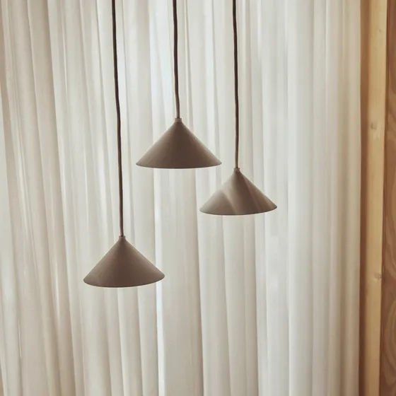 Lampada a sospensione FRANDSEN Grasp, grigio sabbia, Ø 15 cm