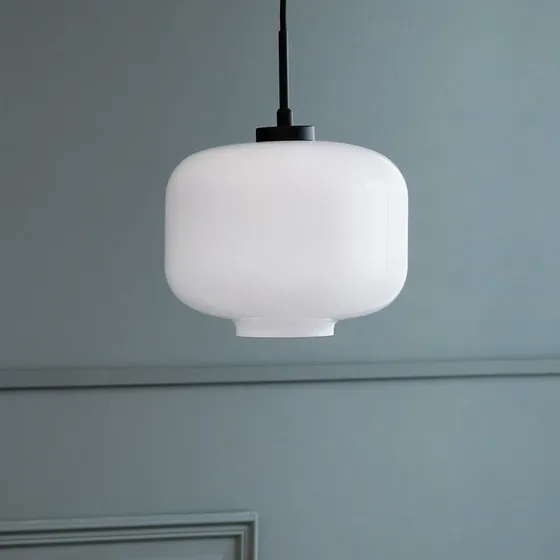 Dyberg Larsen Arp Lampada a Sospensione in Vetro Opale e Nero