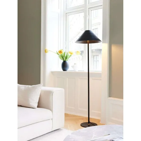 Hygge Piantana Nero Halo Design