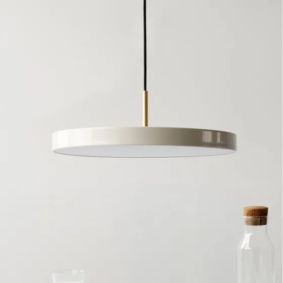 UMAGE Asteria Medium Lampada LED a Sospensione Madreperla/Ottone