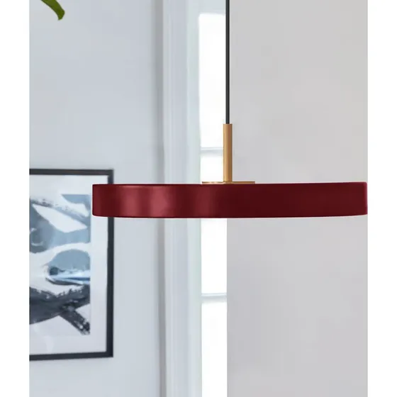 Lampada a sospensione UMAGE Asteria Mini, Rosso Rubino/Ottone, Ø 31 cm