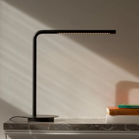 Umage Omni Lampada da Tavolo Black - Orientabile con USB
