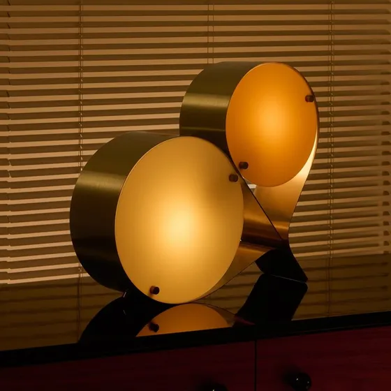 GUBI Coppia Lampada da Tavolo in Acciaio e Plexiglass - Bronzo/Ivory
