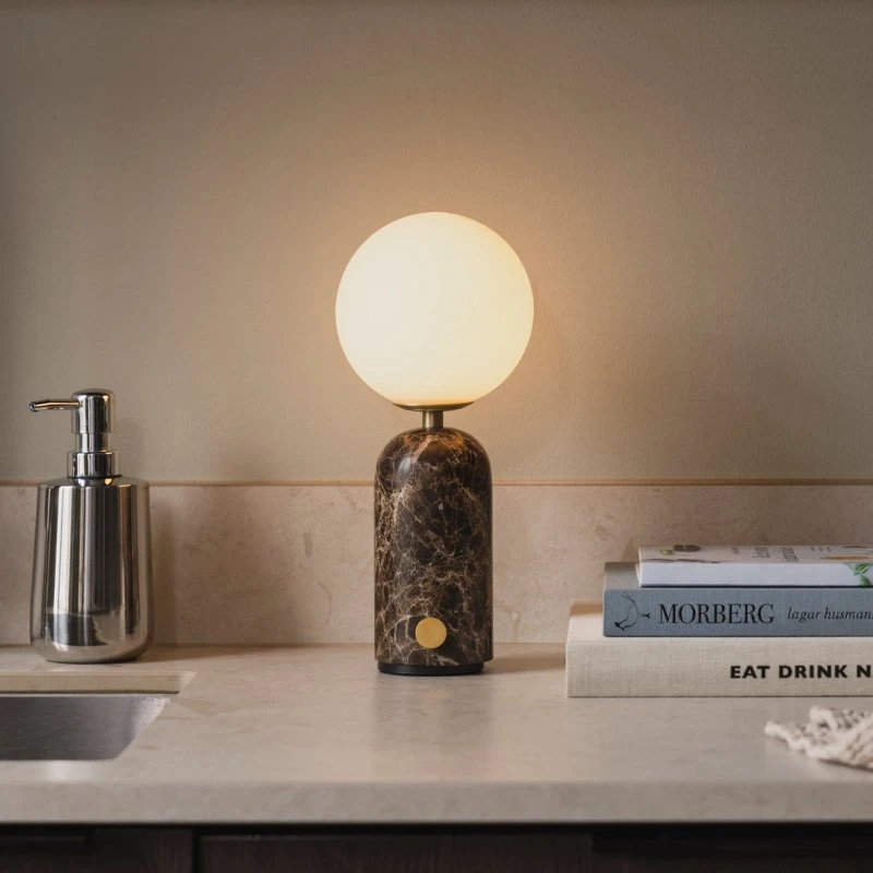 Globen Lighting Lampada da tavolo ricaricabile Torrano, marmo marrone