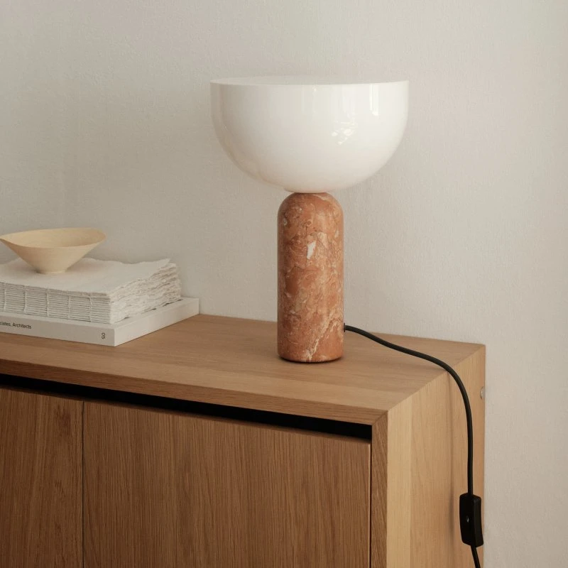 Lampada da tavolo Kizu Small Red di New Works