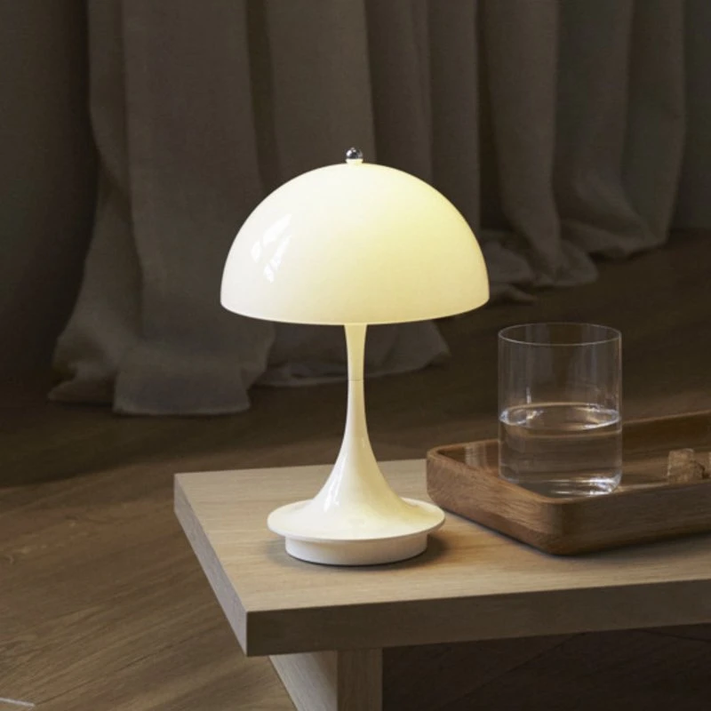 Louis Poulsen Panthella 160 Portable V3 Lampada Opal Beige