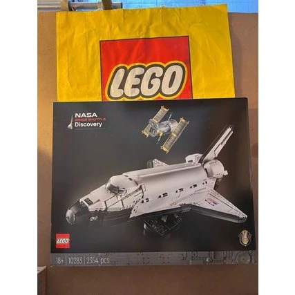 LEGO NASA Space Shuttle Discovery 10283