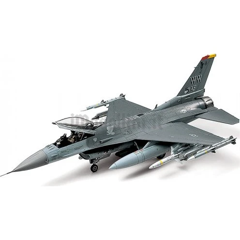 Lockheed Martin F-16C Fighting Falcon 1:48