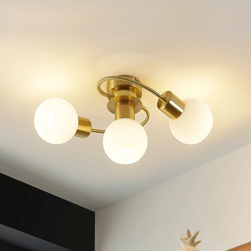 Lindby Ciala Plafoniera a 3 Luci in Ottone e Vetro Opalina