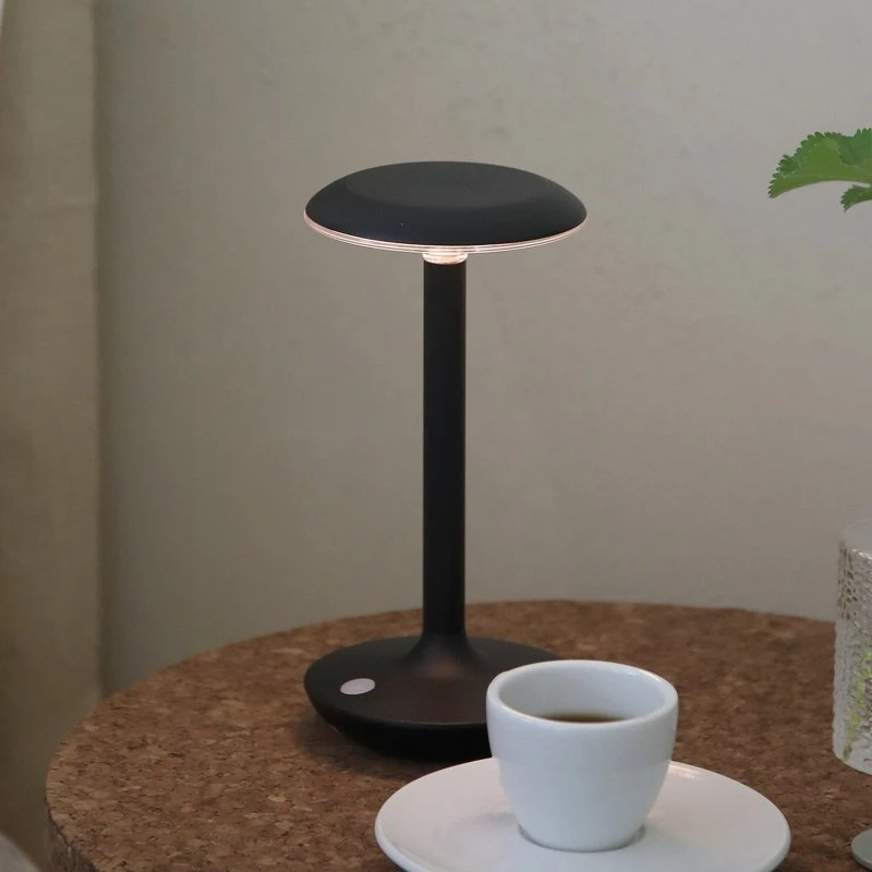 Markslöjd Lampada da tavolo LED Petit, nero, alluminio, IP44