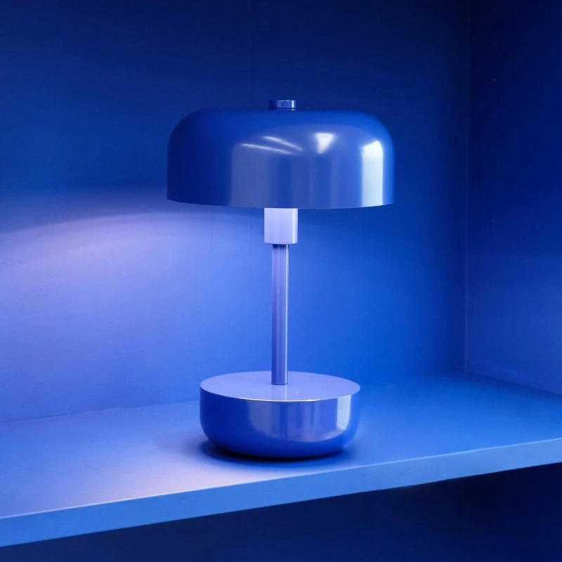 Lampada da tavolo LED Dyberg Larsen Haipot Blu ricaricabile