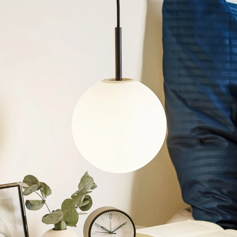 Audo Copenhagen Lampada a Sospensione TR Bulb, Nero/Opale, E27