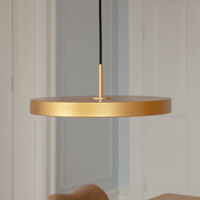 Lampada LED a sospensione UMAGE Asteria Medium, color ottone Ø 43 cm