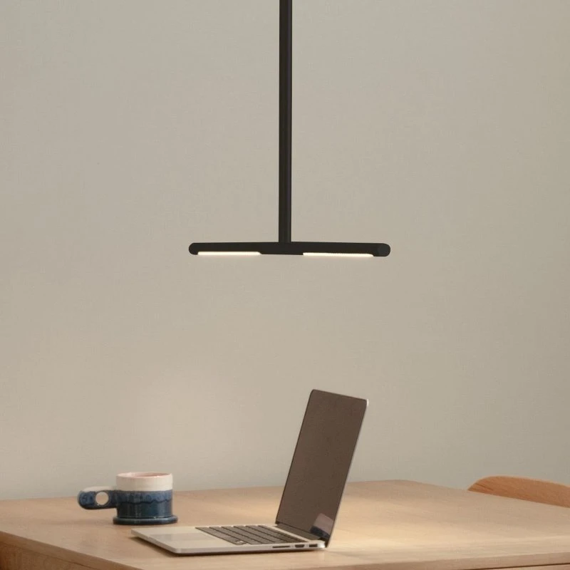 Omni Plafoniera Nero UMAGE - Design Lineare Regolabile