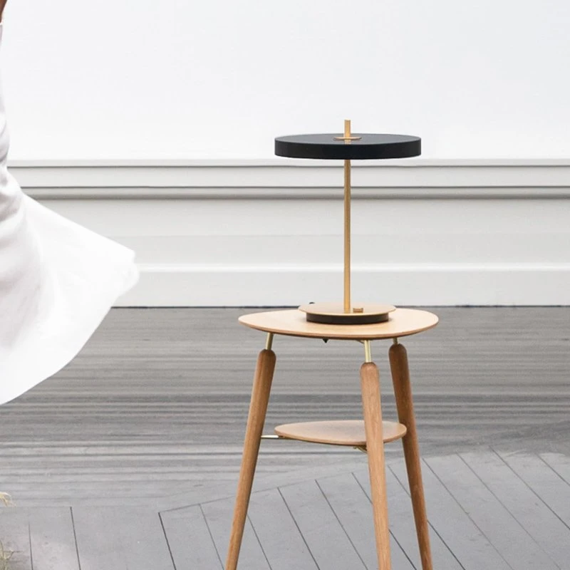 UMAGE Lampada da tavolo LED Asteria Table, Nero/Ottone