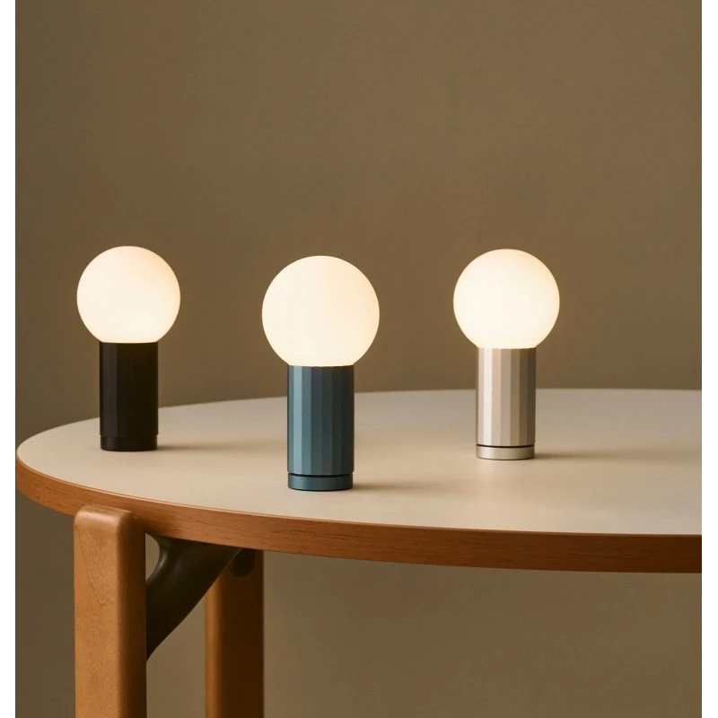 Lampada da tavolo LED HAY TURN ON, nera, dimmerabile