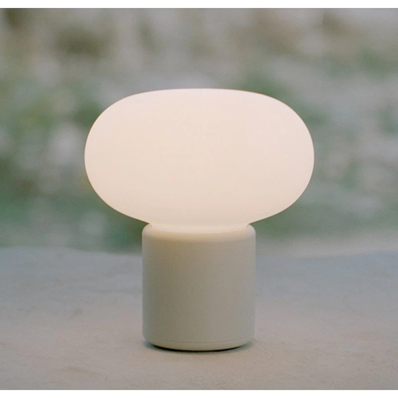 New Works Karl-Johan Portable Lampada da Tavolo IP65 Grigio Chiaro
