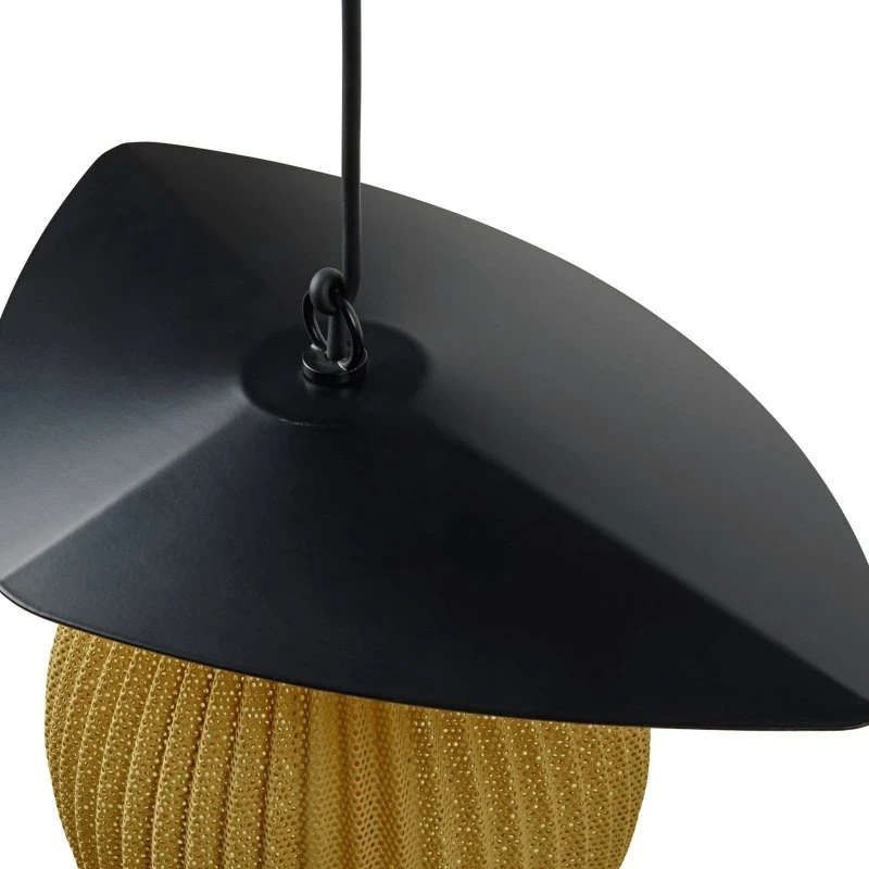 Gubi Lampada a sospensione esterna Satellite, 57x36 cm, Nero/Oro